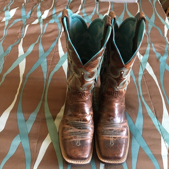 Size 7 Womens Tombstone Ariat Boots 